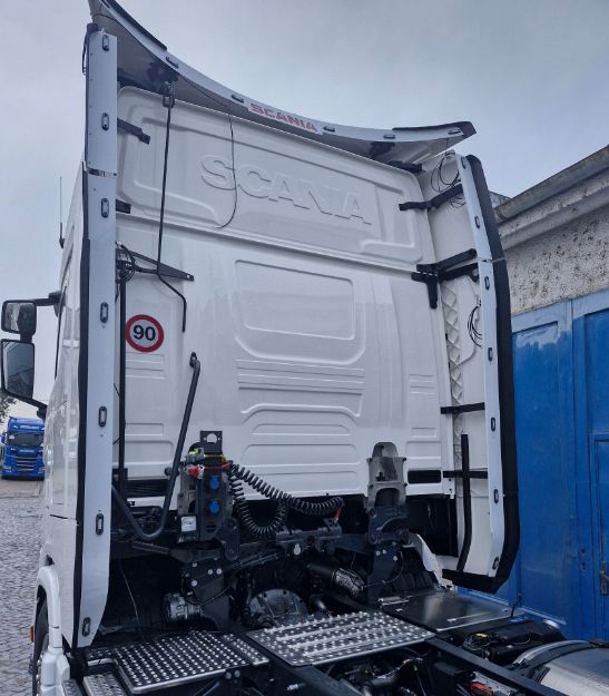 Osvětlení za kabinu Scania S